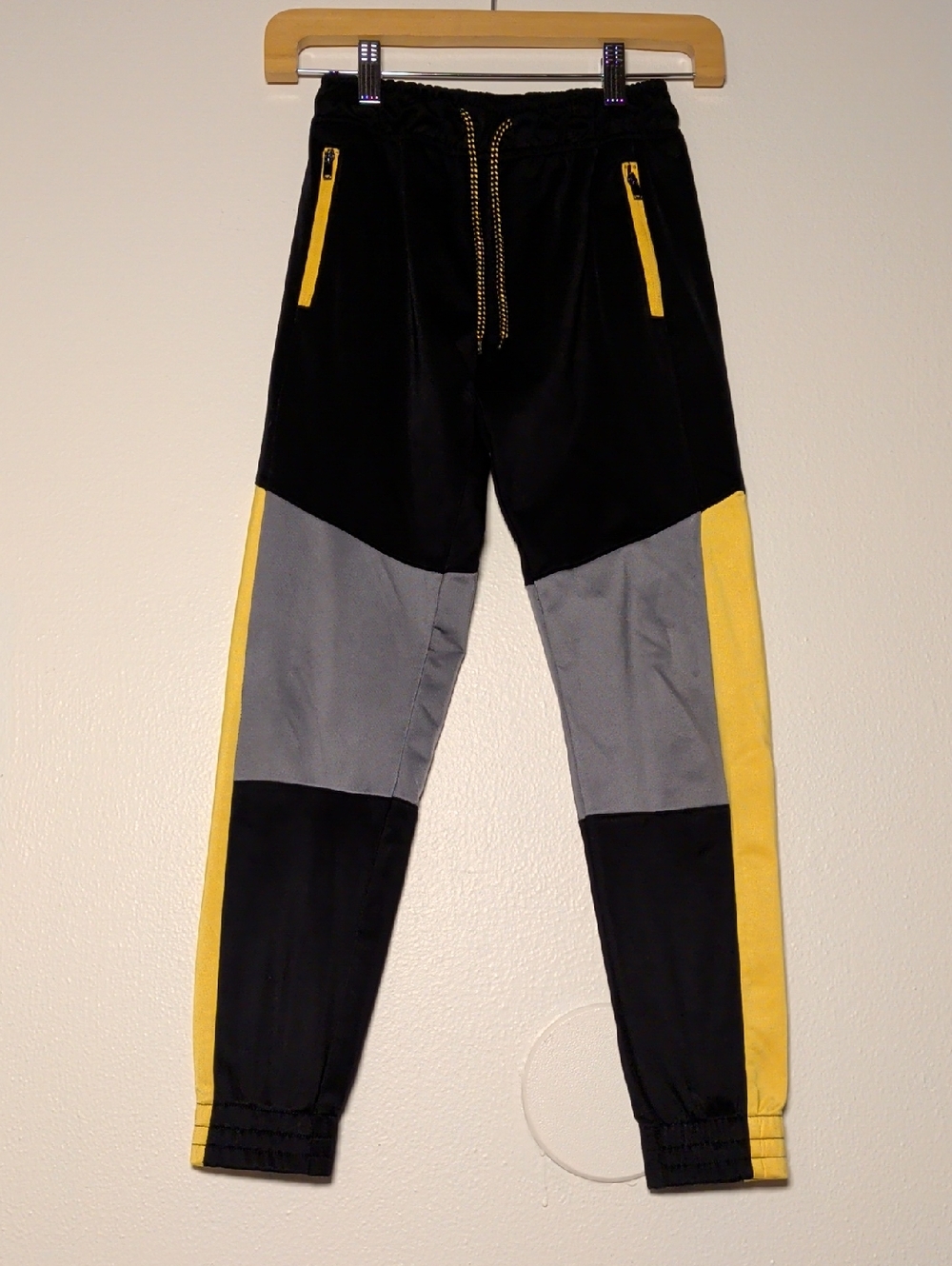 Body Glove KIDS Black, Yellow & Gray Colorblock Joggers